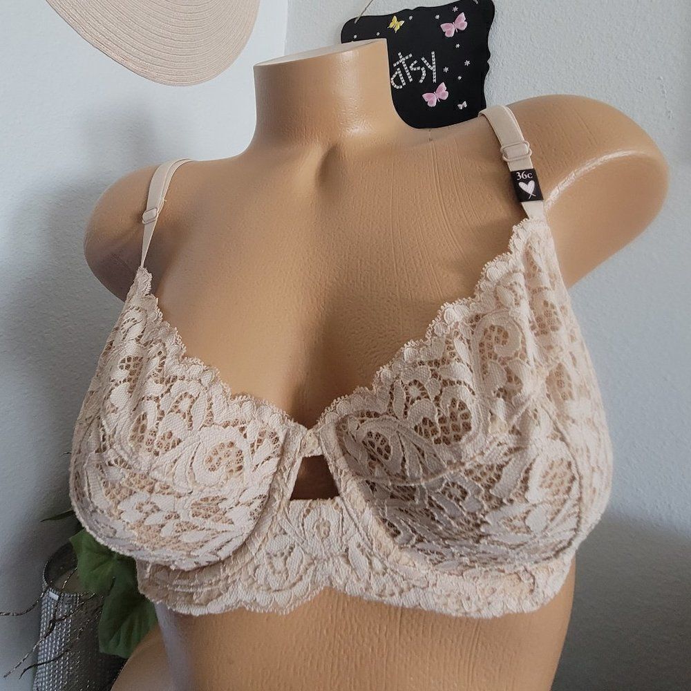 NWT  VS Body By Victoria Lace  Unlined Demi Bra 586